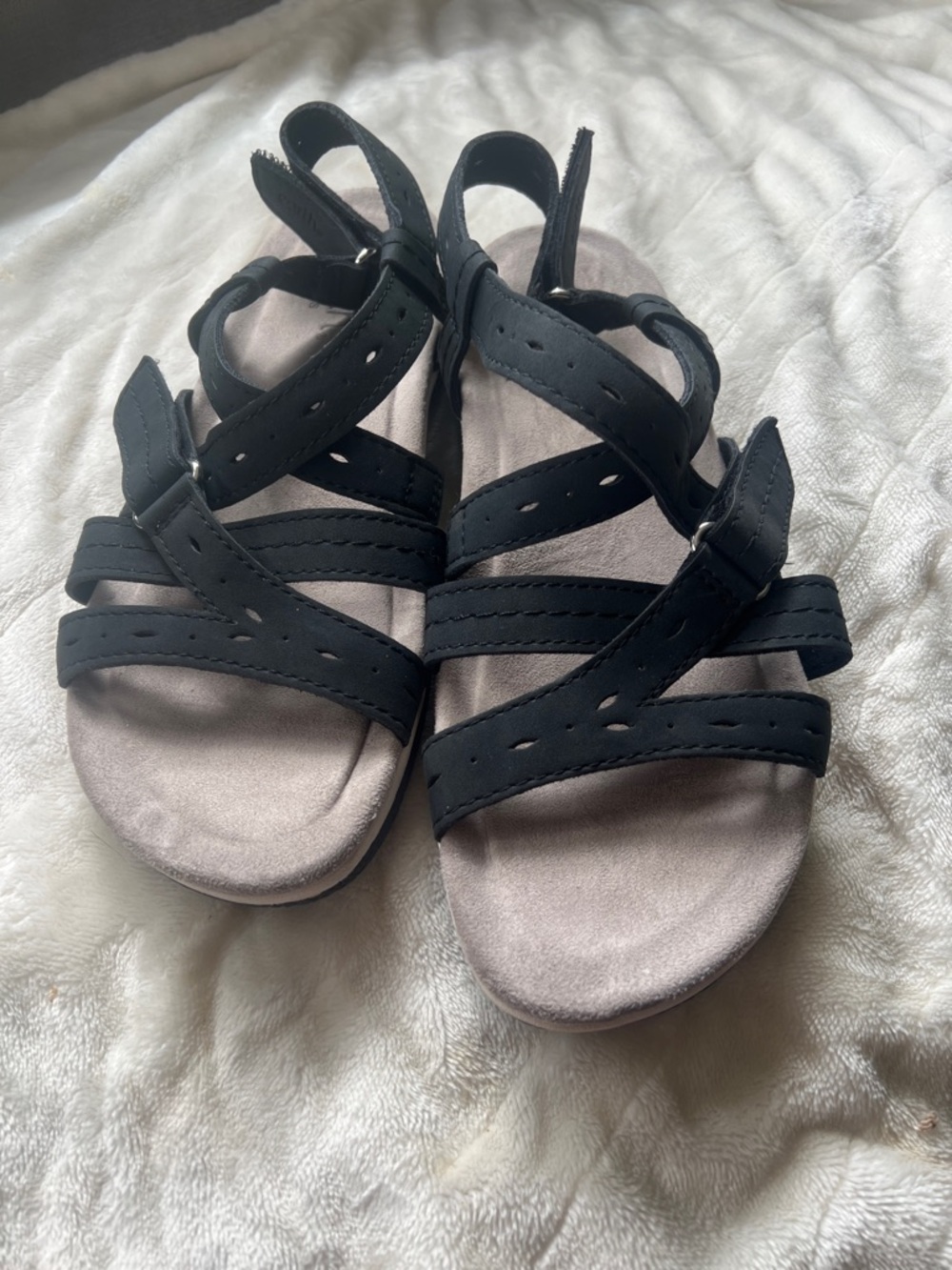 Earth origins Samsin Round Toe Strappy Casual Flat Sandals sz 8.5 NWOT - Picture 2 of 7